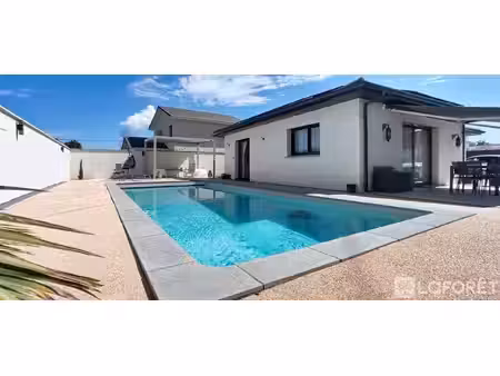 maison plain pied piscine  3 chambres  tignieu-jameyzieu