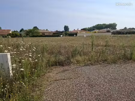 terrain 790 m² villeneuve de marsan