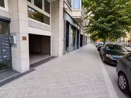 parking couvert en plein cœur des guillemins