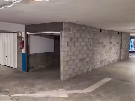 garage / box 13 5 m² – secteur bergson saint-étienne – stockage / moto / citadine