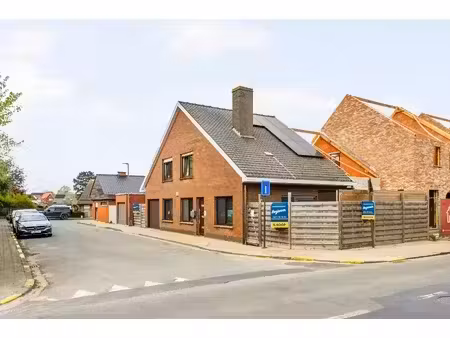 maison individuelle avec 3 chambres  garage et jardin à moo