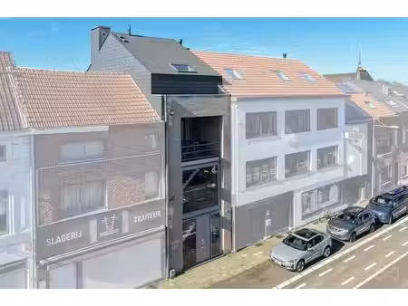 immeuble de rapport mixte avec bureaux et duplex