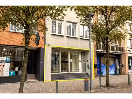commerce de plain-pied au centre d’overijse.