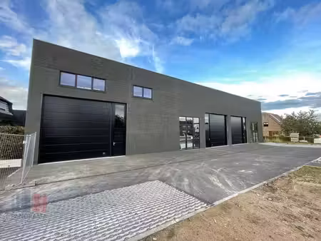 reeds verhuurde nieuwbouw kmo-unit (108 m² opslagruimte) ...
