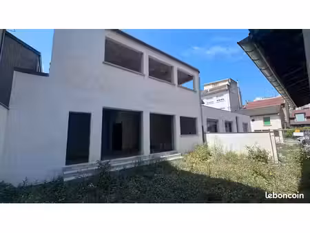 plateau brut 160m² + jardin  + garage+ terrasse