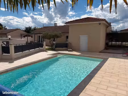maison sur les hauteurs de roussillon