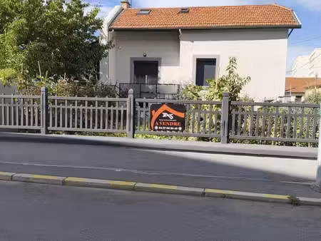 maison de ville entièrement rénové - façades et toit neufs