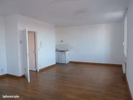 t2 de 56 m2 à st hippolyte