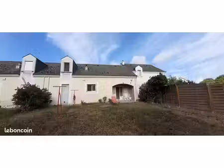 maison meublée 80 m² – 2 grandes chambres – jardin & parking – azay-le-rideau