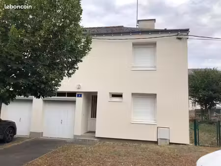 maison 4 chbrs disponible de suite