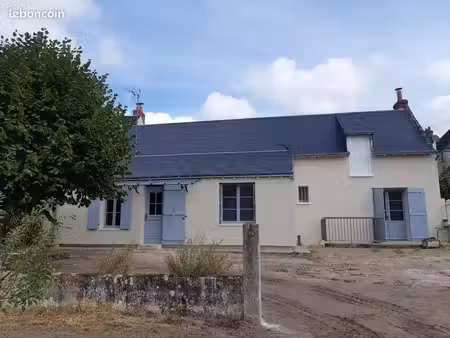 maison rénovée 100m² — 3 chambres  garage double  grand jardin — centre azay