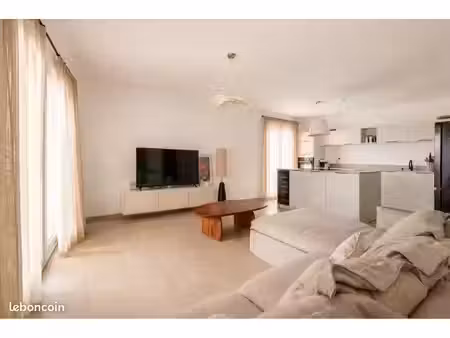 appartement t4 de 85 m² avec terrasse  parking privé et prestations haut de gamme