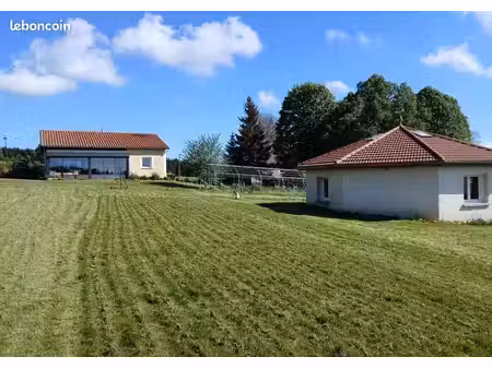 belle maison récente au calme