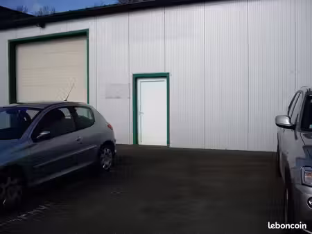 loue dépôt 130 m² avec bureau à noyal-châtillion