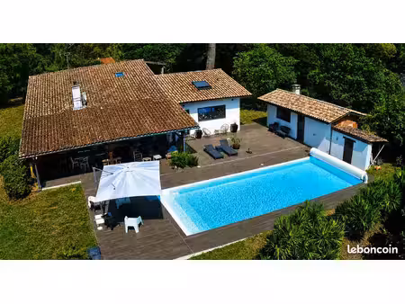 propriété de caractère – 200 m²  5000 m² de terrain  piscine – aux portes de mont-de-marsa