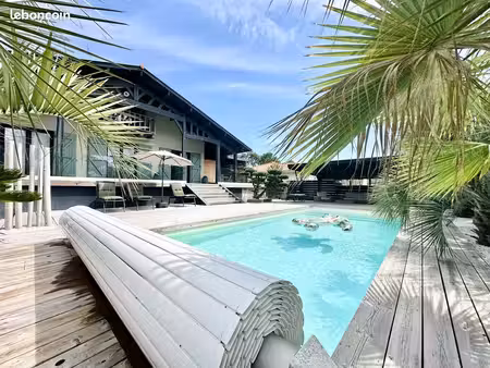 villa 9 pièces 260 m²