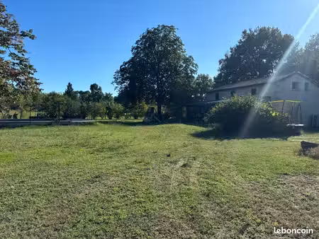 maison grand terrain piscine