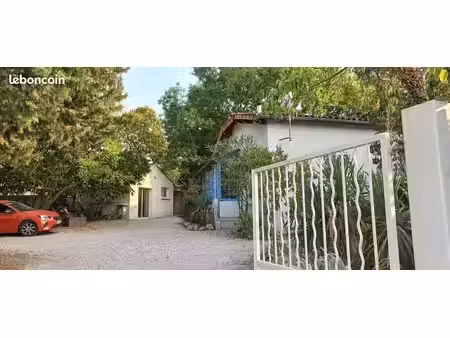 maison 80 m2 + chambres d amis independantes 40 m2 . les matelles . sur 1000 m2 terrain