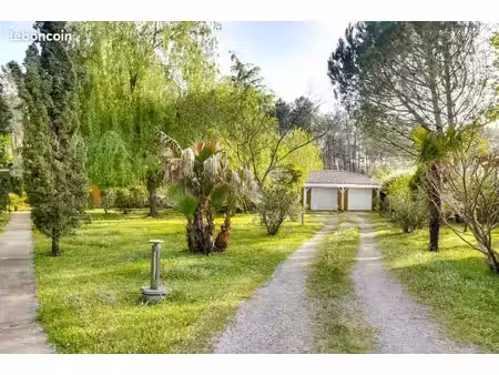 vends maison avec piscine