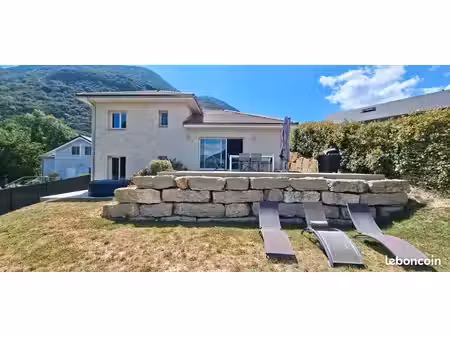 maison contemporaine avec vue dégagée à notre dame de commiers
