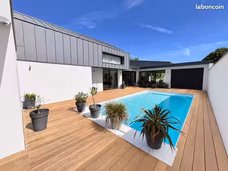 maison contemporaine 6 pièces – 4 chambres – piscine – terrain – garage – thouaré-sur-loir