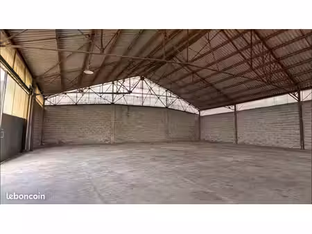 location hangar entrepot