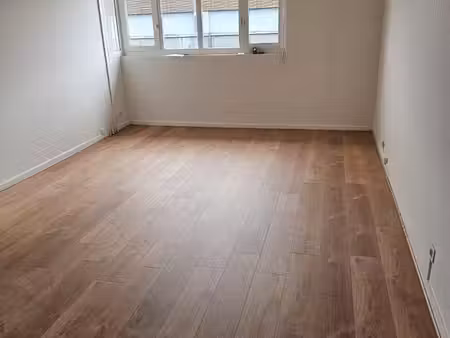 bureau / local commercial 40m2 emplacement premium