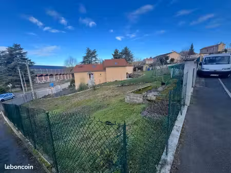 très beau terrain de 274 m2 constructible
