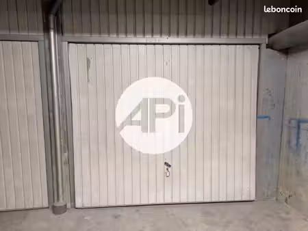 garage/box 13 m² condrieu