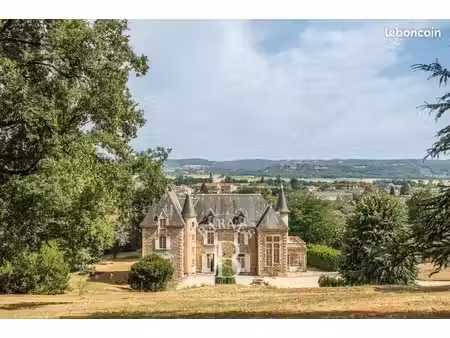 chateau 15 pièces 680 m²