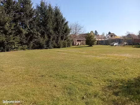 terrain à bâtir de 790 m² à chateauneuf-sur-loire (45)