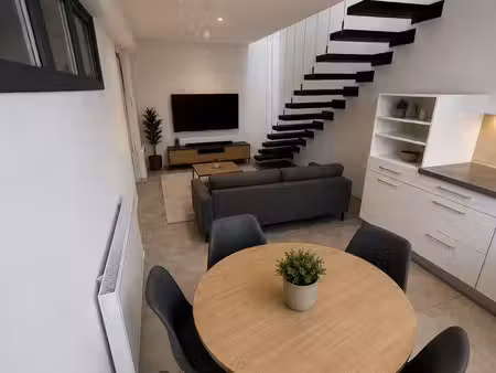 petite maison de ville à louer