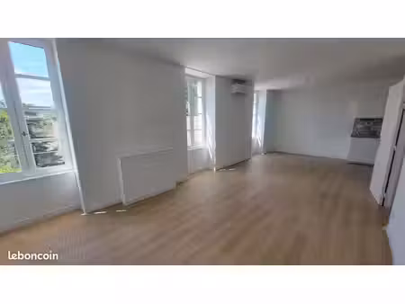 appartement t3 rénové avec parking - cahors