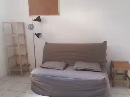 location meublée appartement 1 pièce 20 m² à aix-en-provence (13090)  650 €
