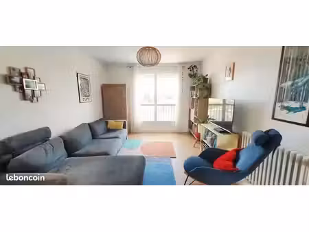 t3 traversant 67m² lumineux  vue dégagée