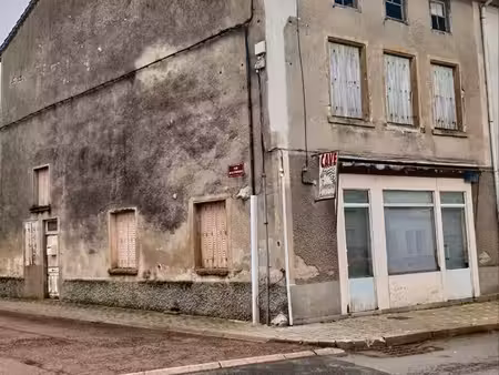 a vendre maison de village avec ancien commerce fort potentiel 35 000