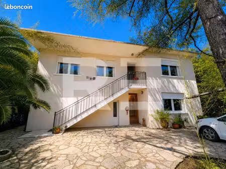 villa 7 pièces 184 m²