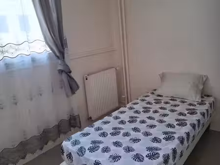 chambre meublée