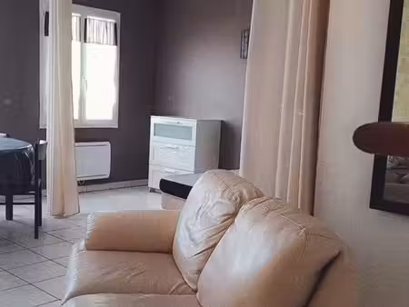location studio meublé