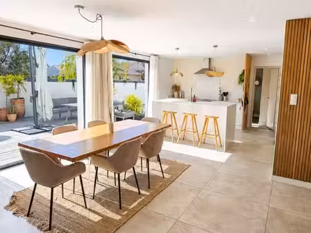 mauguio - maison 5 chambres avec piscine