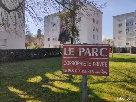 à louer – t3 de 45 m²  cave et parking – centre ville voiron (38500)