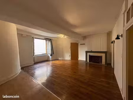 appartement 62m2 - hyper centre -900/mois