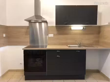 appartement de 52 m² au rez-de-chaussée  très lumineux  situé dans une rue calme du quarti