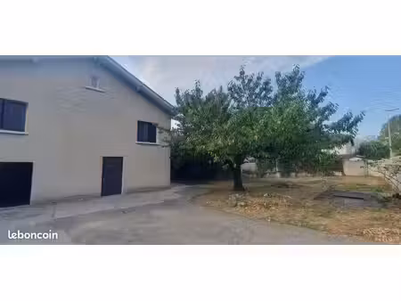 t 4 dans maison à corenc