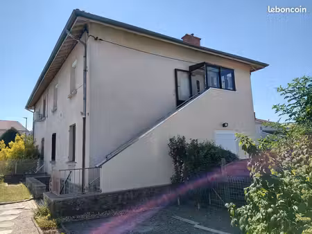 appartement avec jardin  terrasse  grand garage et entrée indépendante