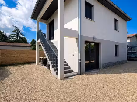 appartement t2 40m2 avec place de stationnement