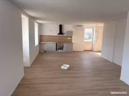 appartement t4 rénové 120 m² avec jardin et grande cave – montseveroux
