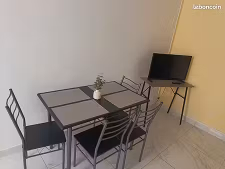 f 2 meublé