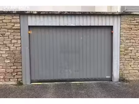 parking la courneuve
