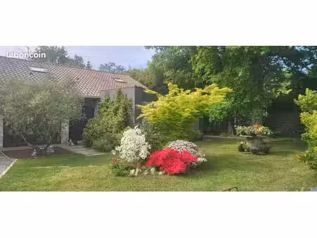 à vendre maison et bois